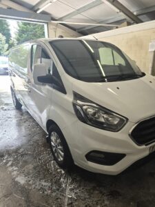 YT70WLK- Ford – Transit Custom